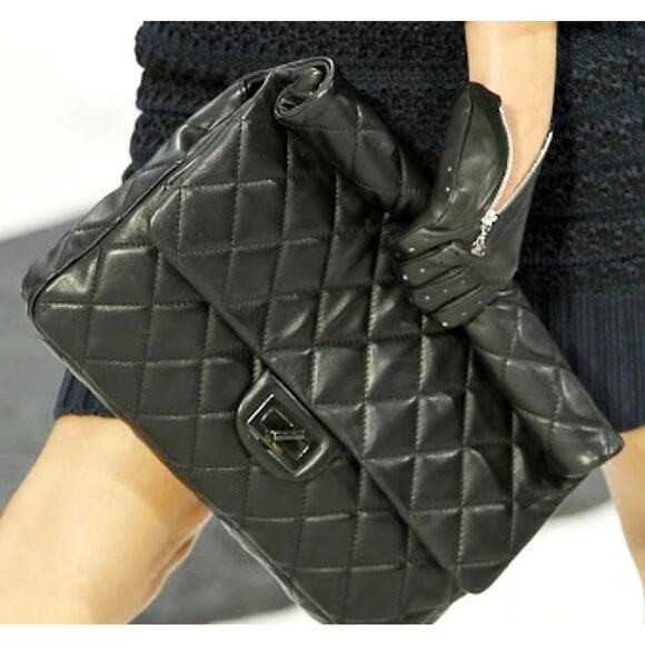Chanel 2.55 Jumbo Roll Reissue Clutch - Picture 1 of 13